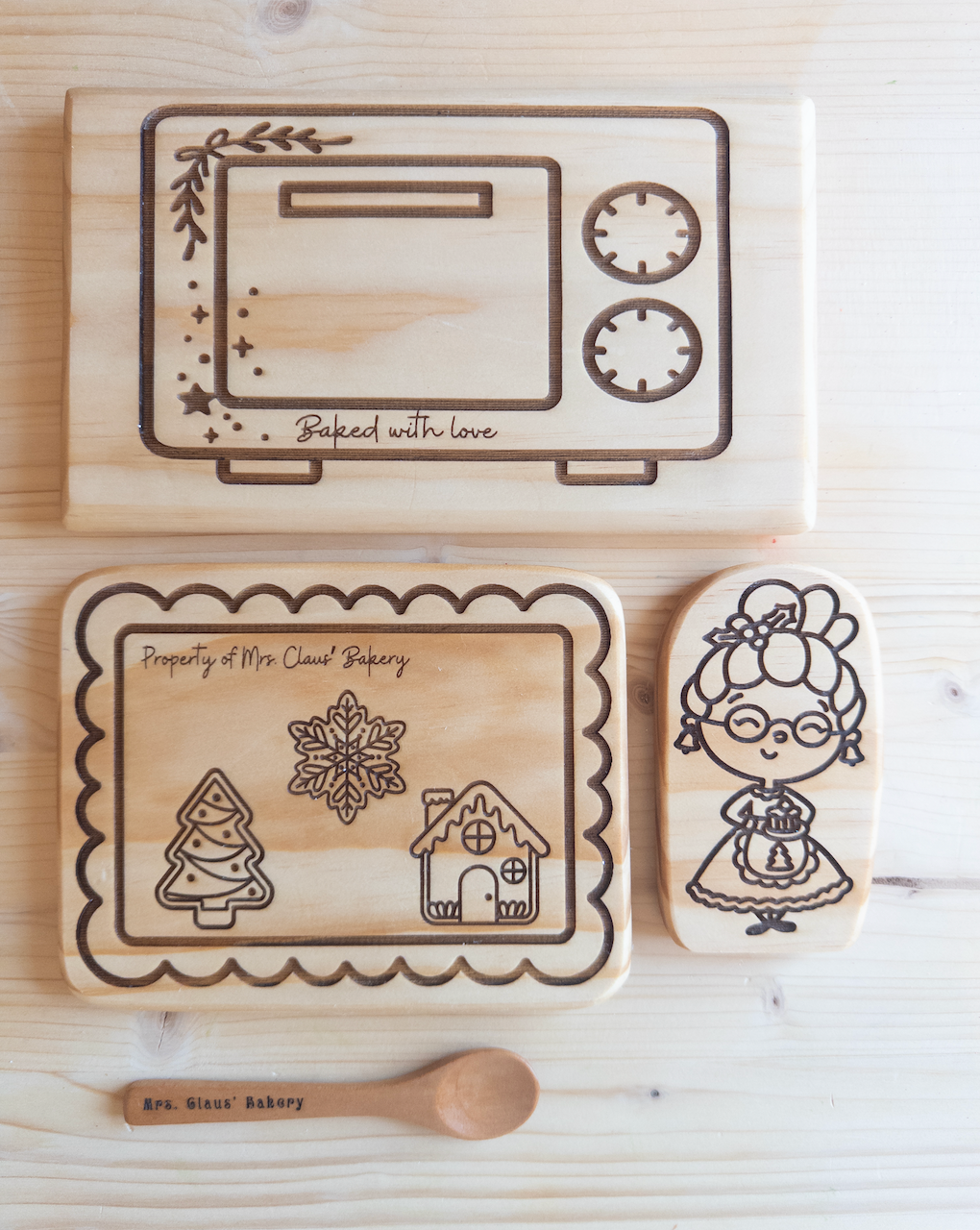 Mrs. Claus Wooden Bakery Play Set